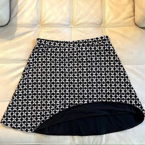 Women’s reversible black & white pattern skirt